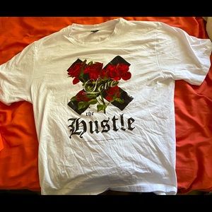Graphic tshirt “Love the hustle”